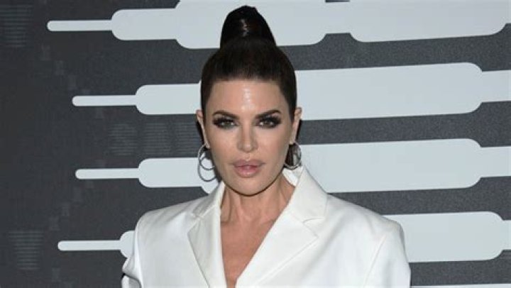 Lisa Rinna Dances Around In Short Shorts In New Video: Watch – Hollywood Life