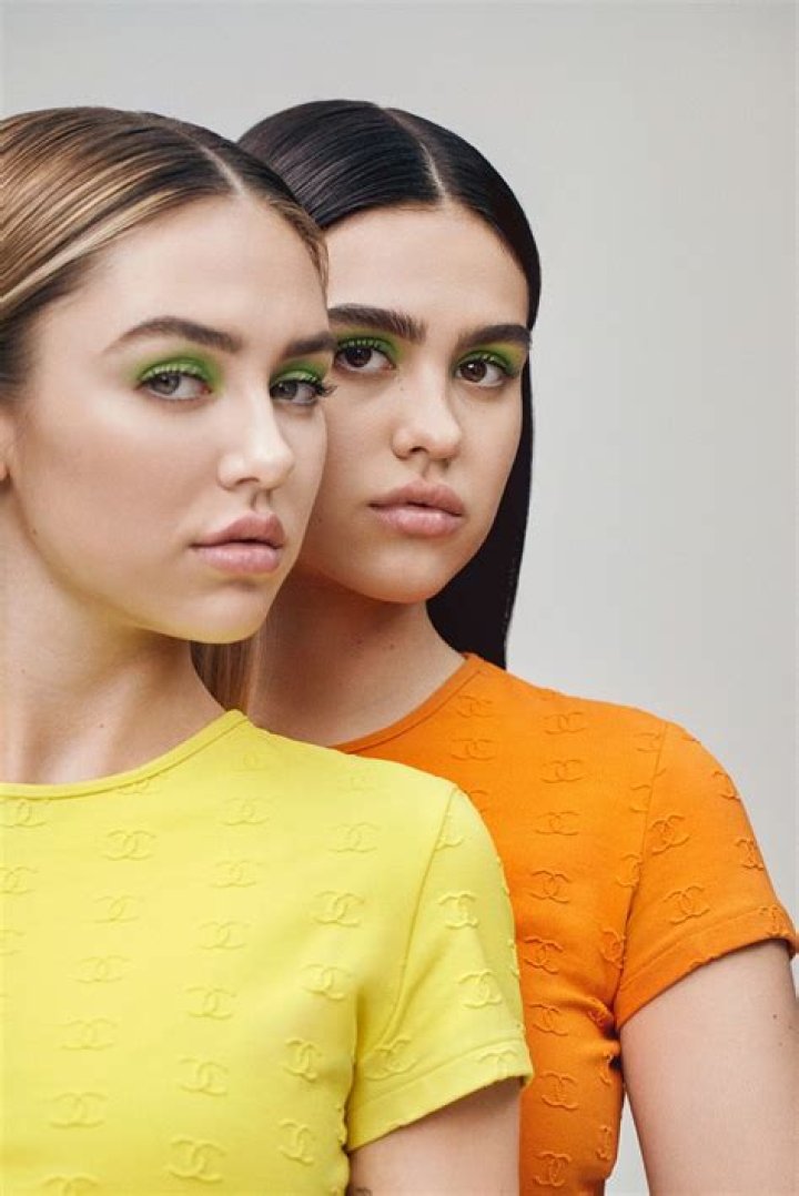 Lisa Rinna & Daughters High-Fashion Mother’s Day Photo Shoot