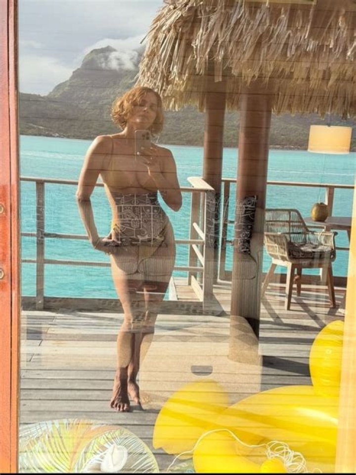 Lisa Rinna Poses In Tiny Bikini While Celebrating Her 59th Birthday – Hollywood Life