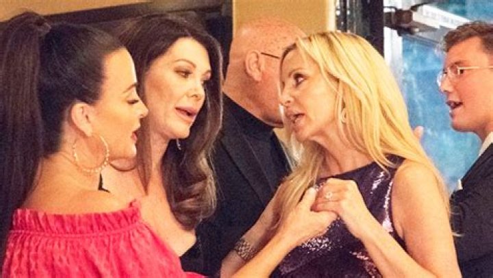 Lisa Vanderpump Reacts To Camille Grammer’s ‘Horrible Gums’ Diss – Hollywood Life
