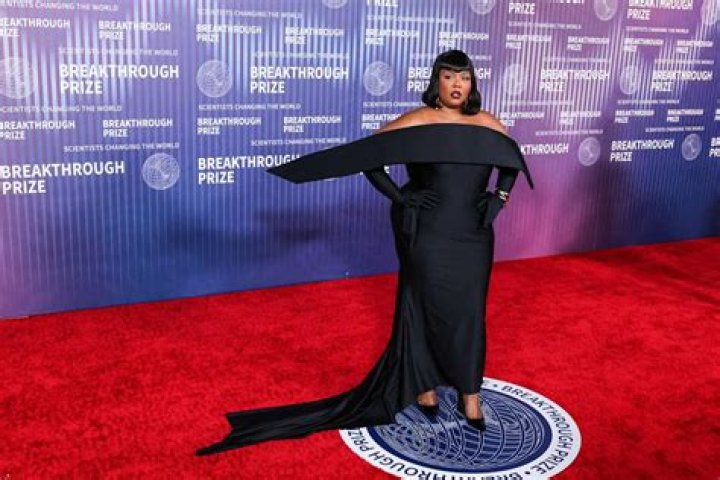 Lizzo Celebrates Her Body & Inspiring Success In Revealing ‘Rolling Stone’ Interview