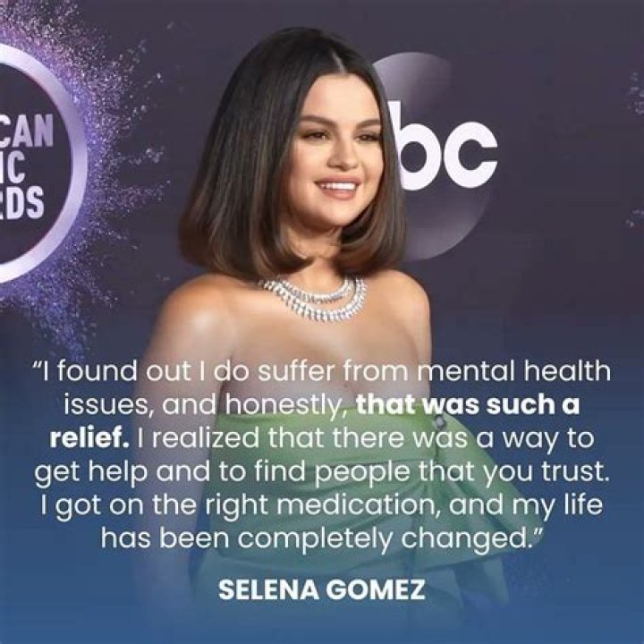 Lizzo Rocks Blue Hair & Delivers Viral Selena Gomez Quote: Video – Hollywood Life