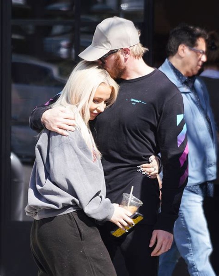 Logan Paul Kisses Tana Mongeau On Lunch Date After Her Split From Jake – Hollywood Life