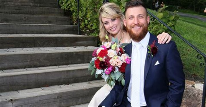 Luke’s Reaction To Kate At ‘Married At First Sight’ Wedding: Interview – Hollywood Life