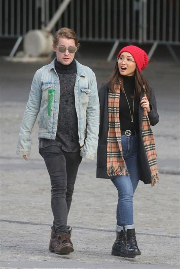 Macaulay Culkin & Brenda Song Welcome Baby In Secret – Hollywood Life