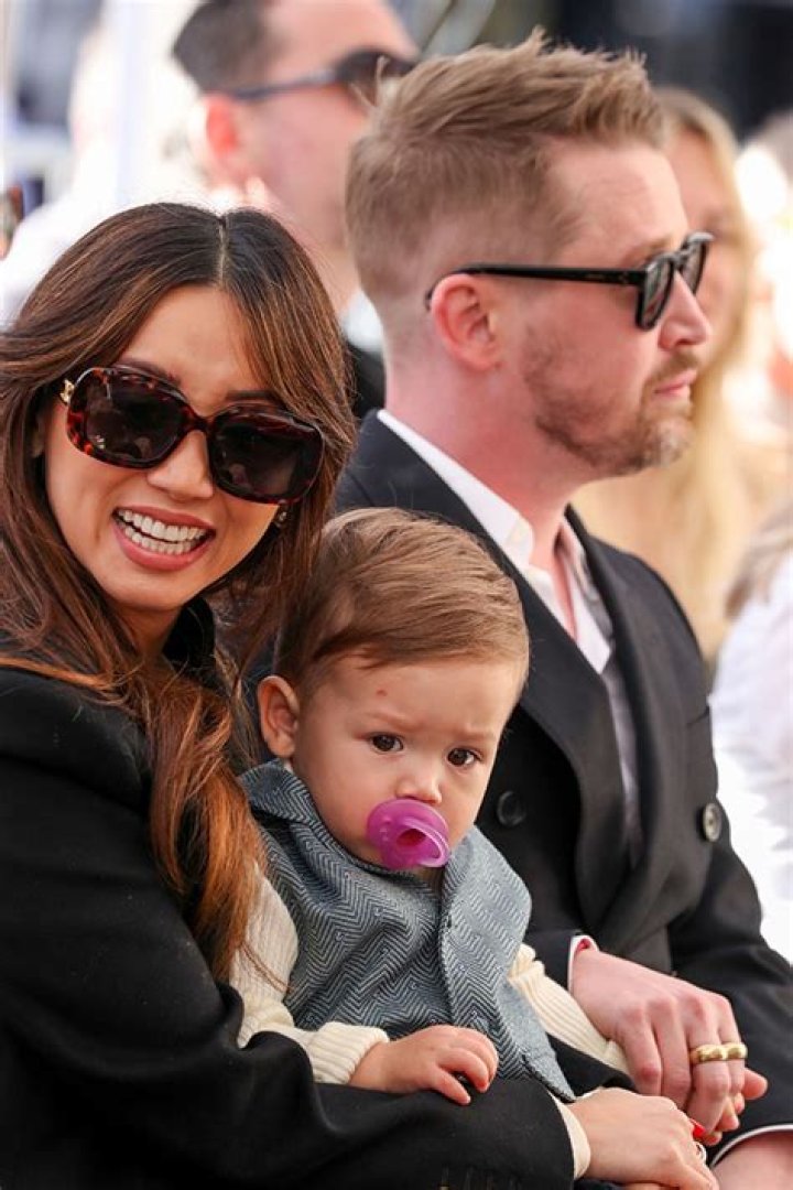 Macaulay Culkin’s Sons and Brenda Song Attend Walk of Fame Ceremony – Hollywood Life
