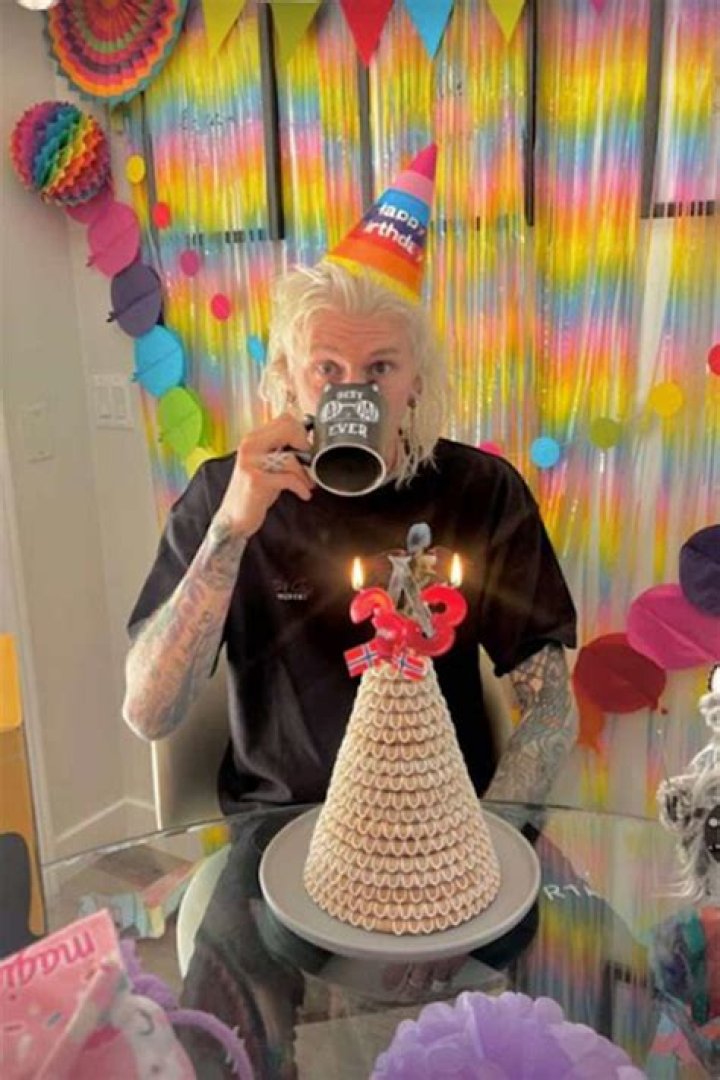 Machine Gun Kelly Celebrates 33rd Birthday Sans Megan Fox: Photos – Hollywood Life