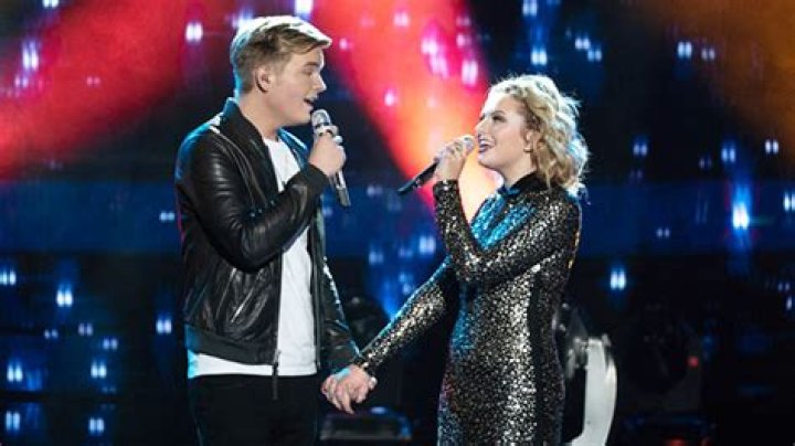 Maddie Poppe & Caleb Lee Hutchinson’s Relationship Timeline On ‘Idol’ – Hollywood Life