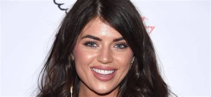 Madison Prewett & ‘Bachelor’ Fan Selena Gomez Meet For Fun Game Night After Peter Weber Split