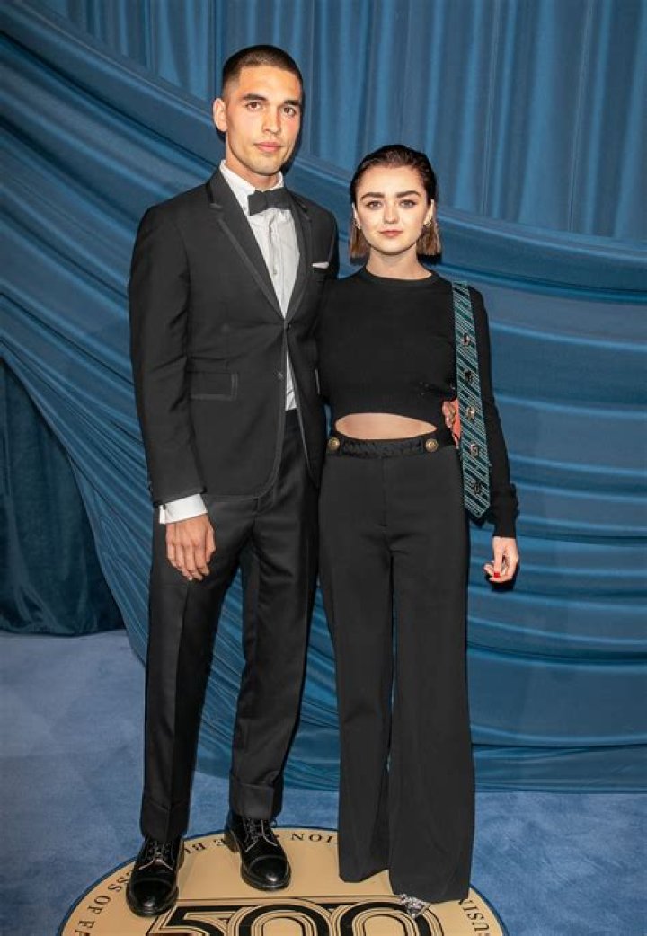 Maisie Williams & Boyfriend Reuben Selby Engage In Hot PDA During Rare Outing