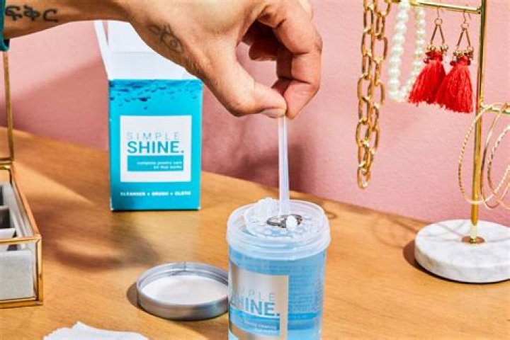 Make Your Accessories Shine With the Best Jewelry Cleaners