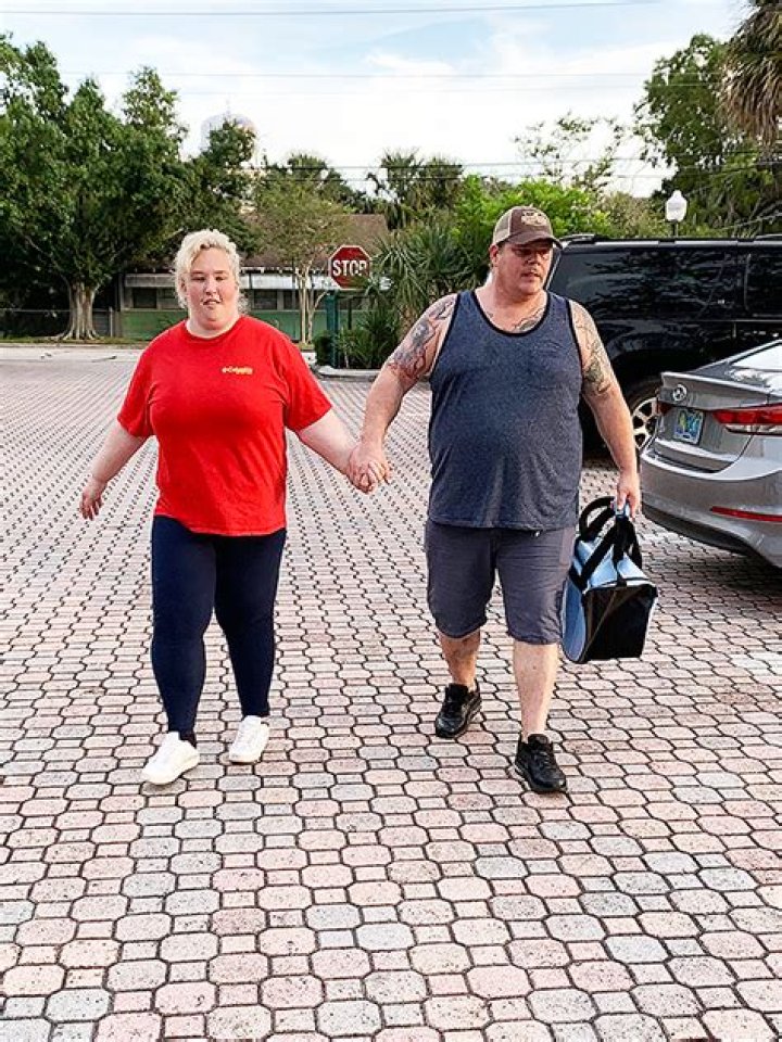 Mama June & BF Geno Are Spotted Holding Hands In Florida — Pic – Hollywood Life