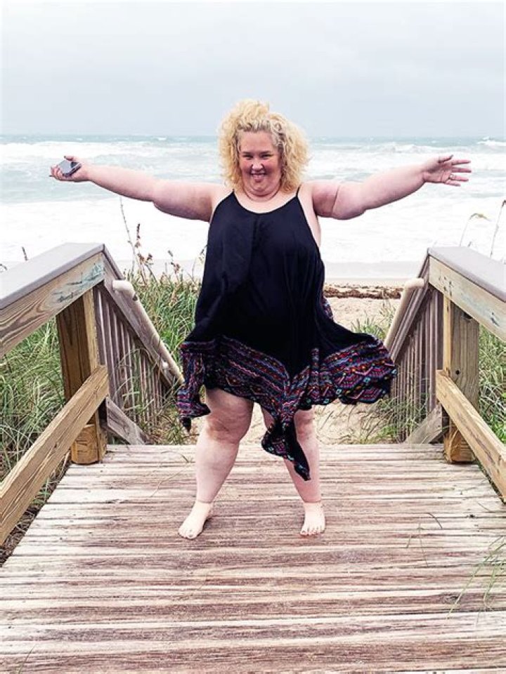 Mama June’s Skirt Blows In The Wind Like Marilyn Monore — Photos – Hollywood Life