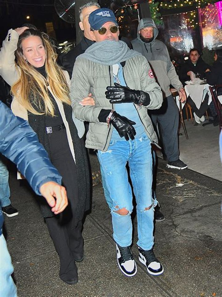 Marc Anthony Links Arms With Model Girlfriend While On Date Night – Hollywood Life