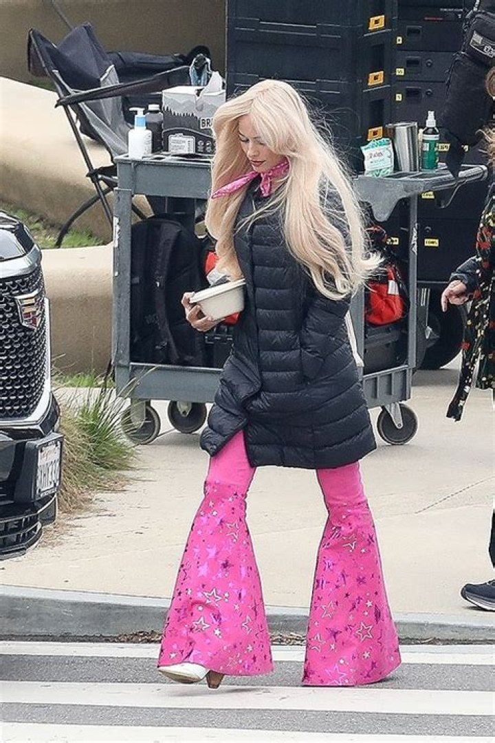 Margot Robbie Dresses As Cowboy Barbie During Reshoots: Photos – Hollywood Life