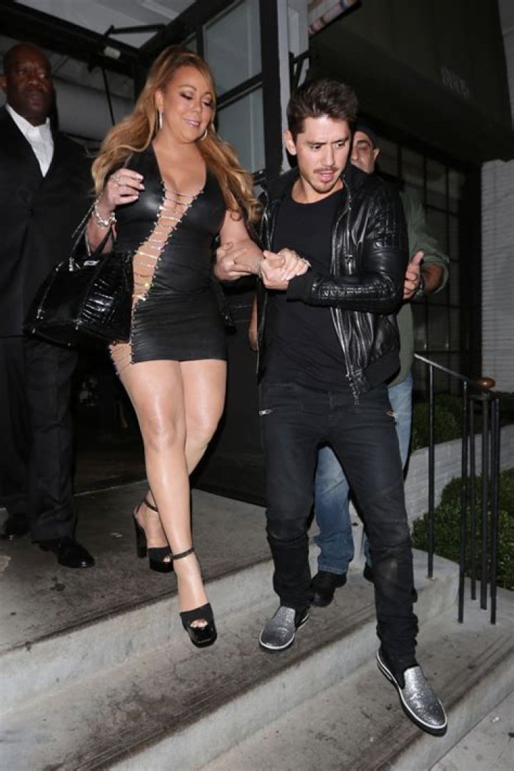 Mariah Carey Goes Commando In Skin-Tight Dress On Date Night — Pics – Hollywood Life