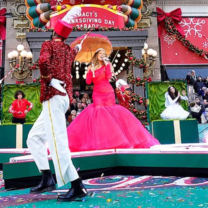 Mariah Carey’s Kids Dancing At Macy’s Thanksgiving Day Parade: Video – Hollywood Life