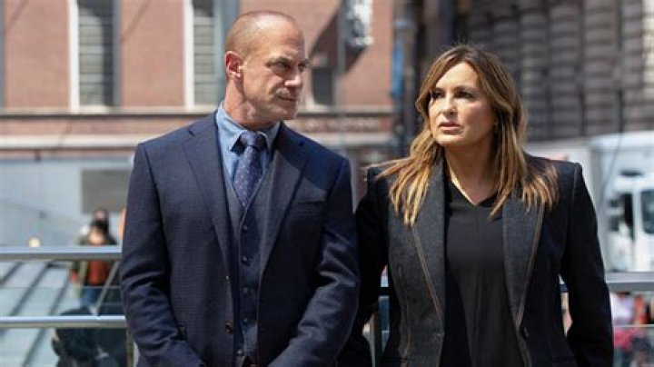 Mariska Hargitay & Christopher Meloni On Romance For Olivia & Elliot – Hollywood Life