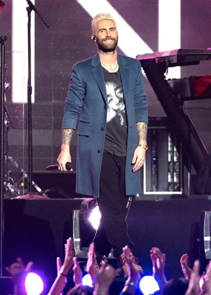 Maroon 5 — Photos Of The Band – Hollywood Life