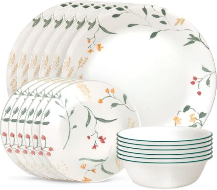 Martha Stewart Loves This Elegant Floral Plate & Bowl Set & It’s 22% Off