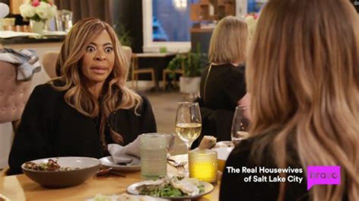 Mary Cosby Returns & Starts Drama – Hollywood Life
