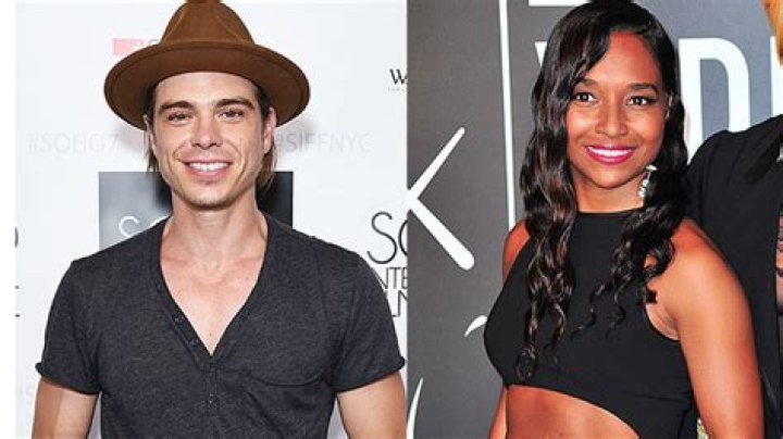 Matthew Lawrence & TLC’s Chilli Passionately Kiss At LAX As Romance Heats Up: Photos