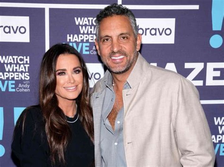 Mauricio Umansky Cheating On Kyle Richards? — Is ‘RHOBH’ Marriage In Trouble? – Hollywood Life