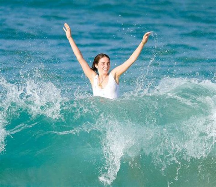 Maya Hawke’s White One Piece Swimsuit Swimming In St Barths: Photos – Hollywood Life
