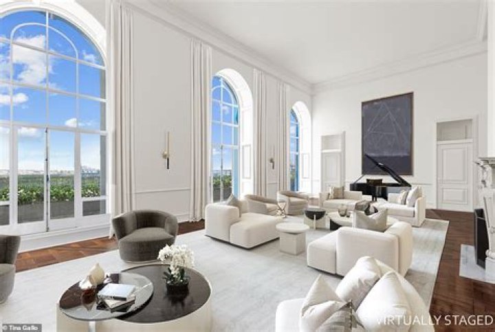 ‘MDLNY’s Tyler Whitman Gives ‘At Home Tour’ Of $35M NYC Apartment – Hollywood Life