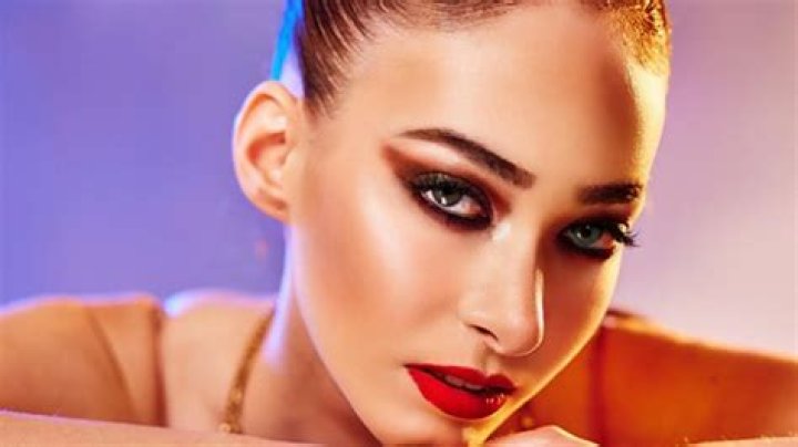 Meet Actress, Singer, and Influencer Sasha Anne