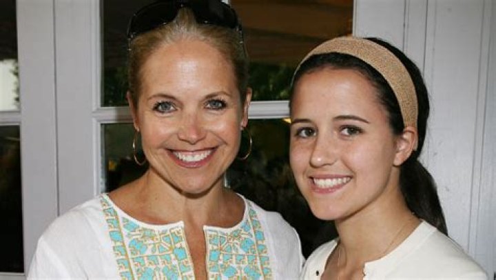 Meet Her Daughters, Ellie, & Caroline – Hollywood Life