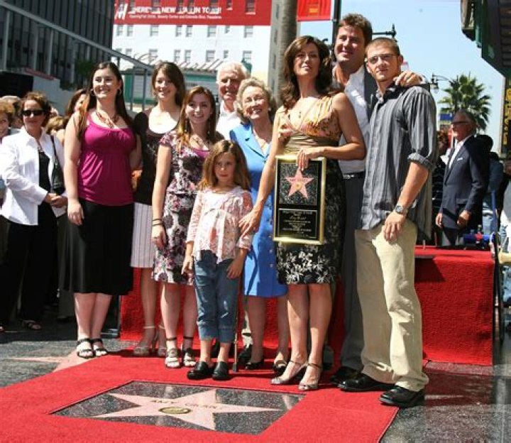 Meet Her Four Grown Children – Hollywood Life