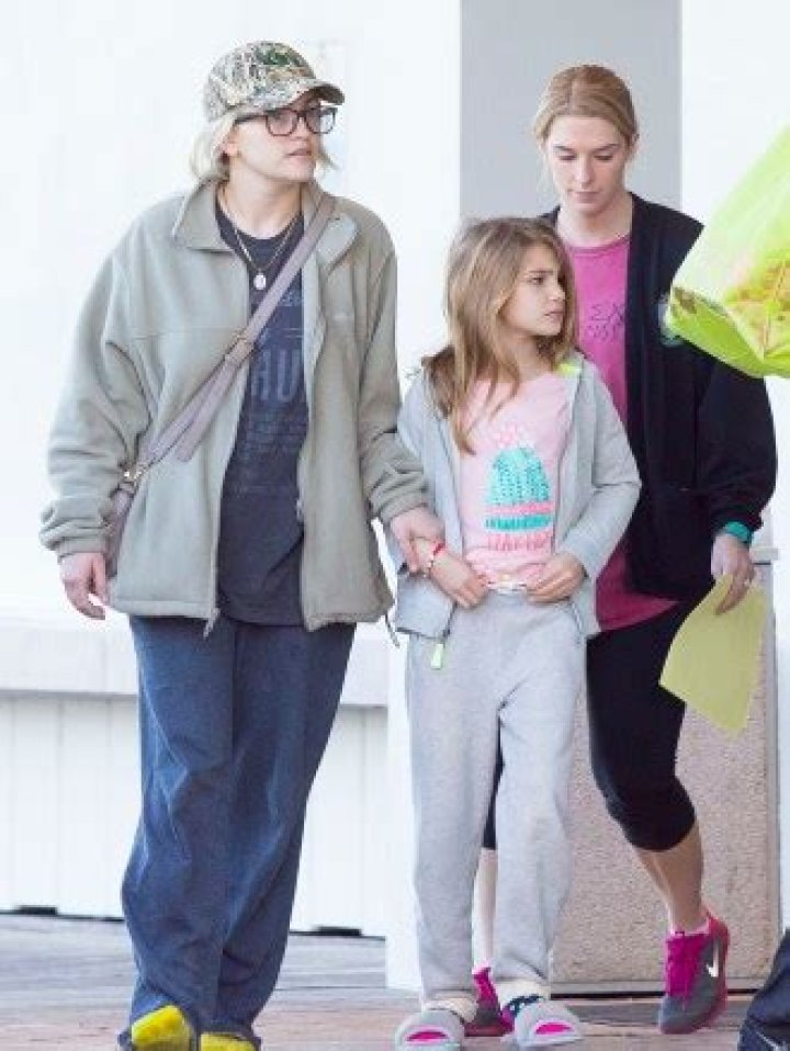 Meet Her Two Daughters, Maddie & Ivey – Hollywood Life