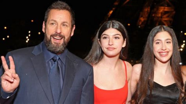 Meet His Two Daughters – Hollywood Life