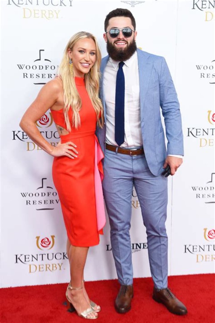 Meet His Wife, Emily Wilkinson – Hollywood Life