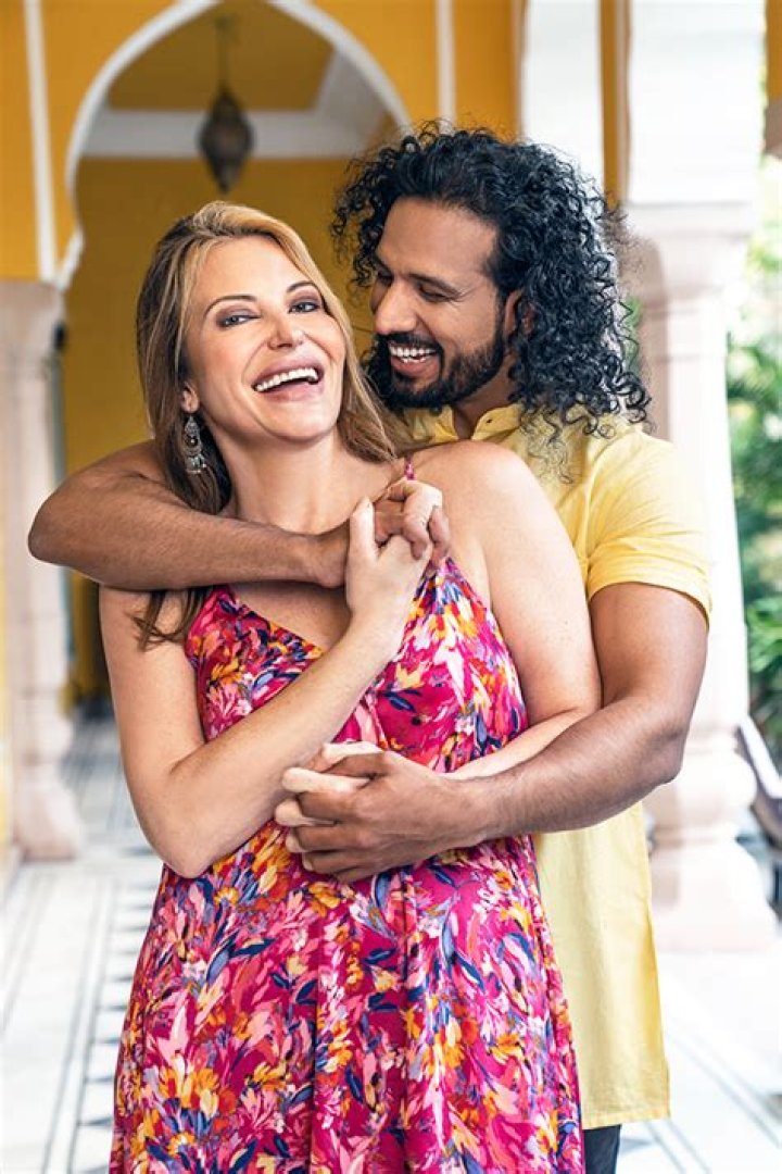 Meet Jen & Rishi – Hollywood Life