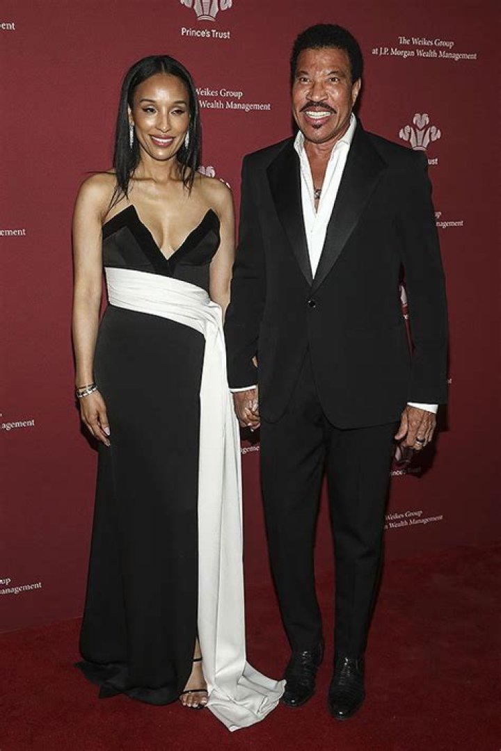 Meet Lionel Richie’s Former Wives & Girlfriend Lisa Parigi – Hollywood Life