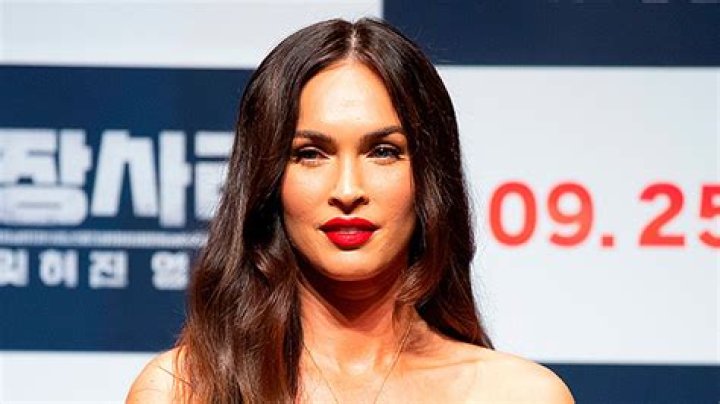 Megan Fox Listens To Britney Spears To Ease Fear Of Flying – Hollywood Life