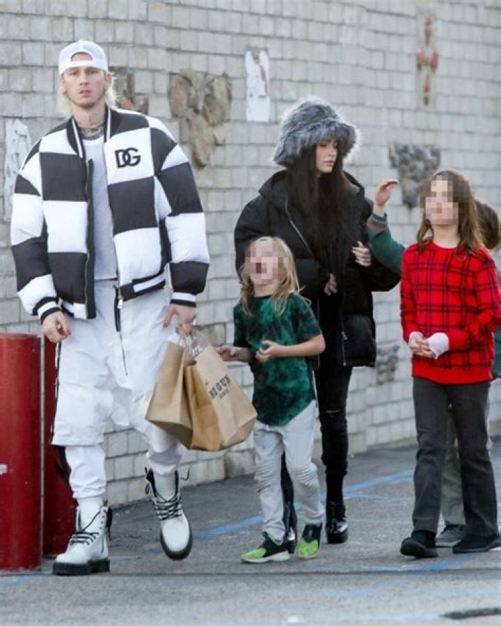 Megan Fox & Machine Gun Kelly Pamela Anderson Tommy Lee Halloween 2022 – Hollywood Life
