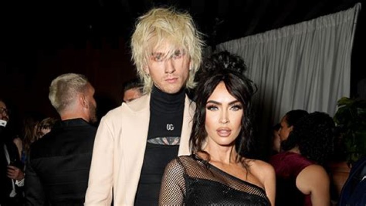 Megan Fox & Machine Gun Kelly Slow Dance at Stagecoach Amid Split Rumors: Watch