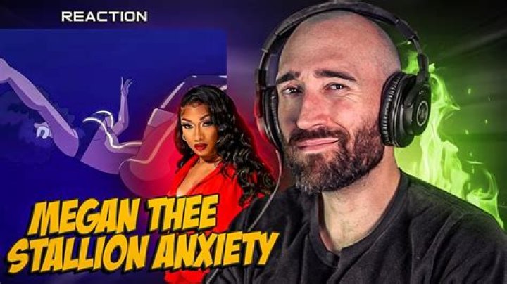 Megan Thee Stallion Performs ‘Anxiety’ – Hollywood Life