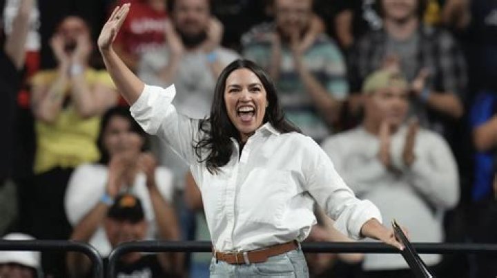 Meghan McCain Shockingly Praises AOC For Trying To Free Kids At Border: ‘I Applaud Her’