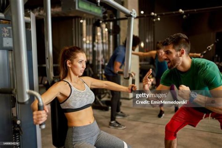 Meghan Trainor Does Intense Squats While Working Out At 9 Mos. Pregnant – Watch