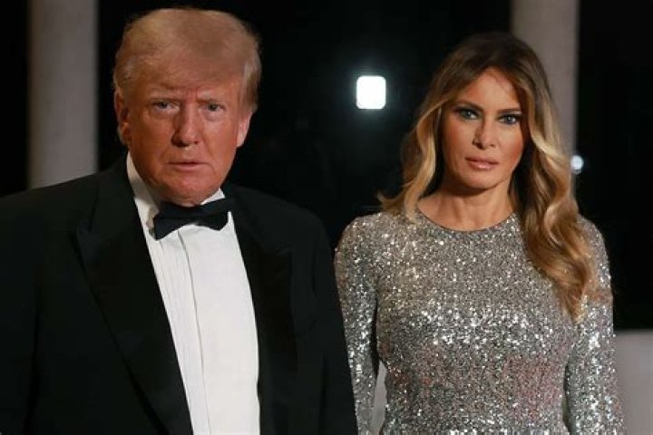 Melania Trump’s Divorce Plan On Hold While Donald Is President – Hollywood Life