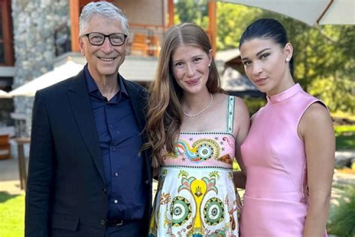 Melinda Gates Throws Daughter A Party Ahead Of Wedding 1 Mos. After Finalizing Divorce From Dad Bill