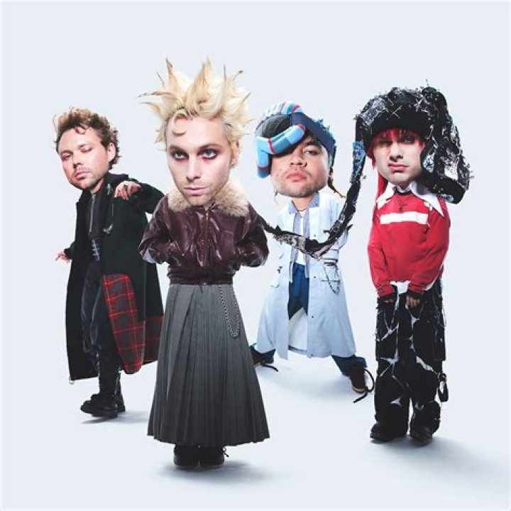 Michael Clifford In Crutches: 5SOS Severely Injured After Falling Off Stage