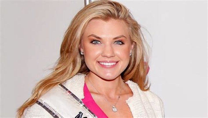 Michelle Pfeiffer, 62, Reminisces On Her Beauty Pageant Days With Epic Throwback Videos