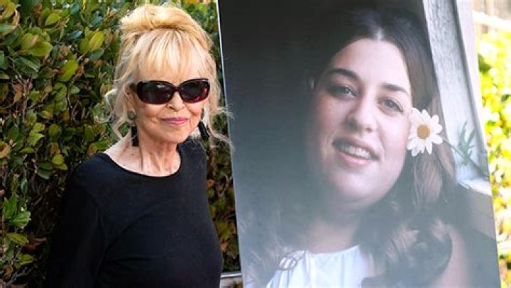 Michelle Phillips Honors Mama Cass Elliot With Walk Of Fame Star – Hollywood Life