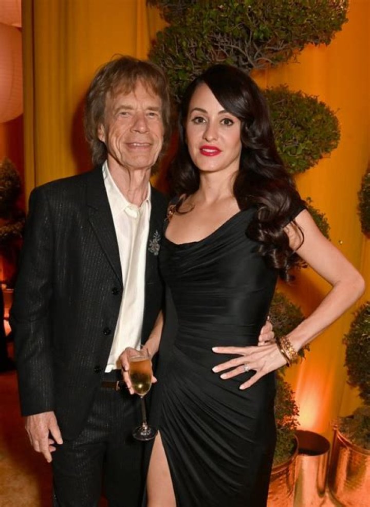 Mick Jagger’s Girlfriend Melanie Hamrick’s Balance Workout – Watch – Hollywood Life