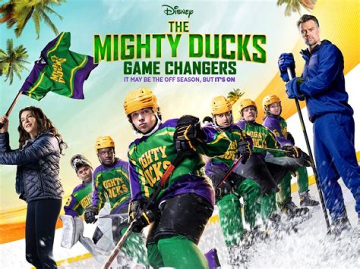‘Mighty Ducks: Game Changers’ Preview: Gordon Bombay Is ‘In Charge’ & Taking The Kids To States